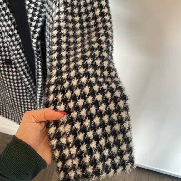 Never worn BCBG houndstooth long coat - Picture 3 of 3
